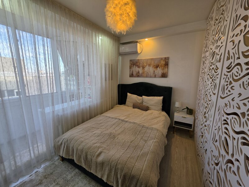 Dristor, 10 minute metrou, Ramnicul Sarat intersectie Ramnicul Valcea, rond