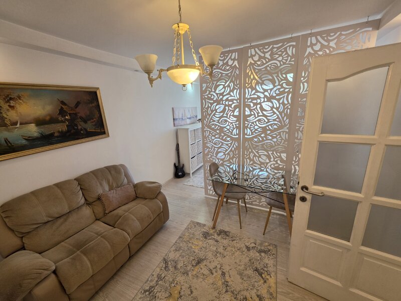 Dristor, 10 minute metrou, Ramnicul Sarat intersectie Ramnicul Valcea, rond