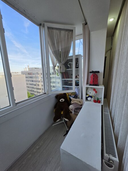 Dristor, 10 minute metrou, Ramnicul Sarat intersectie Ramnicul Valcea, rond