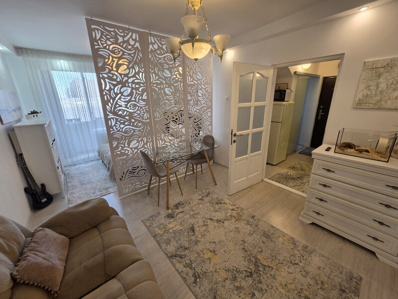 Dristor, 10 minute metrou, Ramnicul Sarat intersectie Ramnicul Valcea, rond