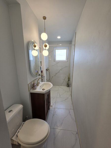 Dristor, 10 minute metrou, Ramnicul Sarat intersectie Ramnicul Valcea, rond